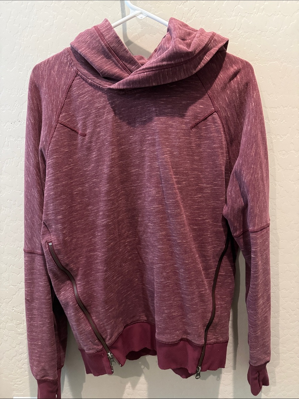 Lululemon sweatshirt/hoodie